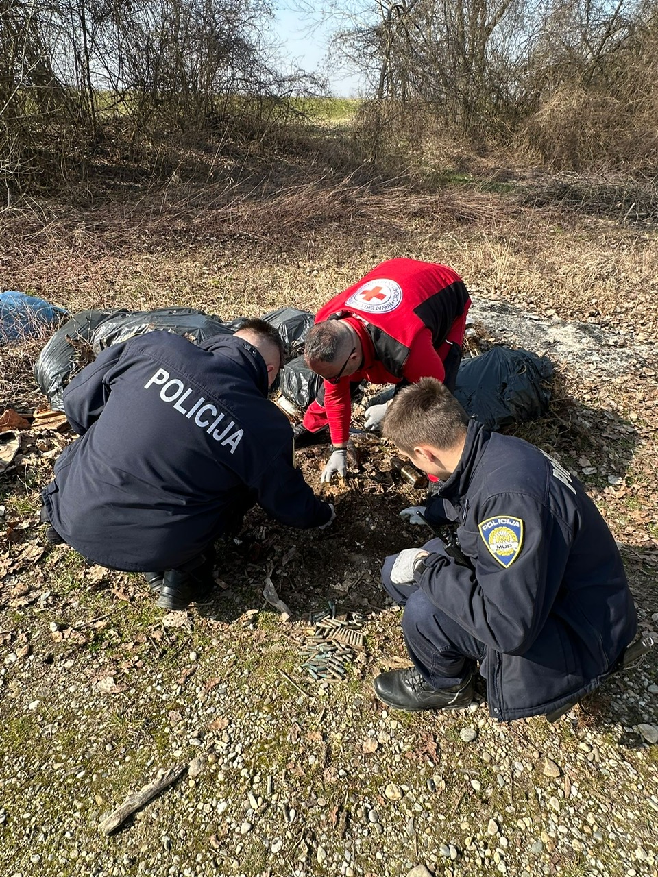 b8e4b3ab-4b01-487f-b9a3-3e8212a642c1 b8e4b3ab-4b01-487f-b9a3-3e8212a642c1