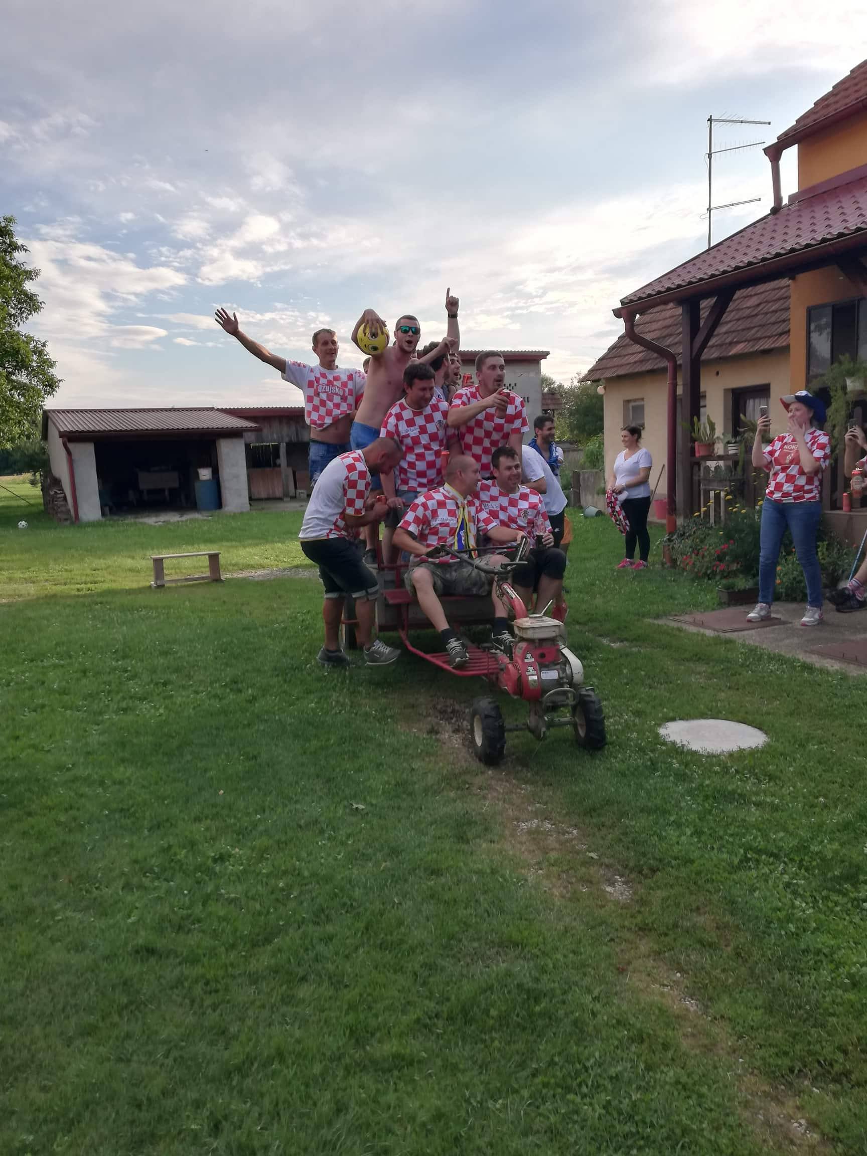 Image 2744369 (auto) Image 2744369 (auto)