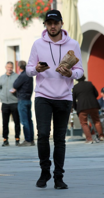 Image 5492744 (auto)