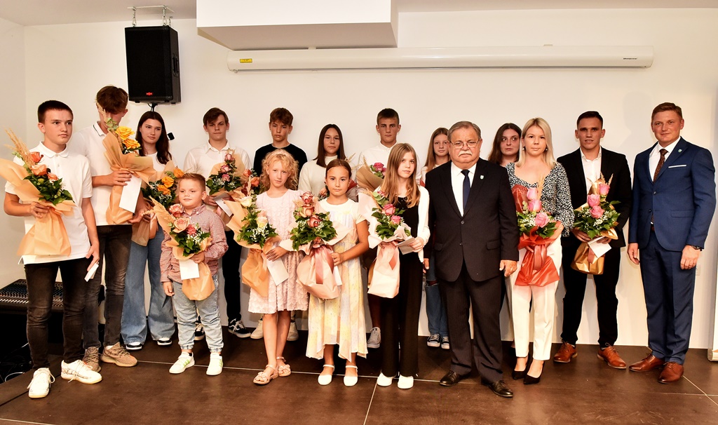 Image 5838041 (auto)