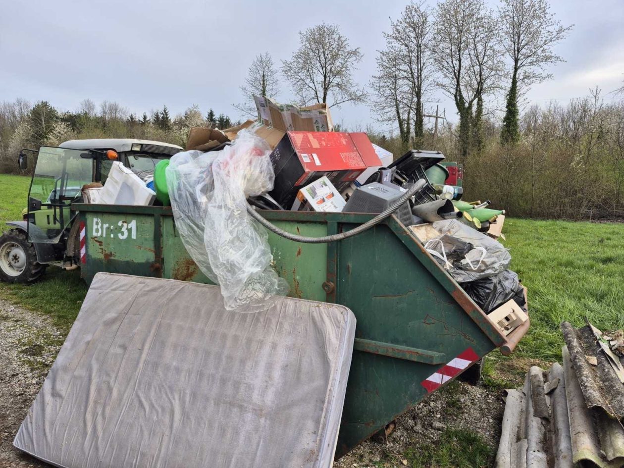 bb161bb5-3103-4f49-a724-f35e047df8eb bb161bb5-3103-4f49-a724-f35e047df8eb