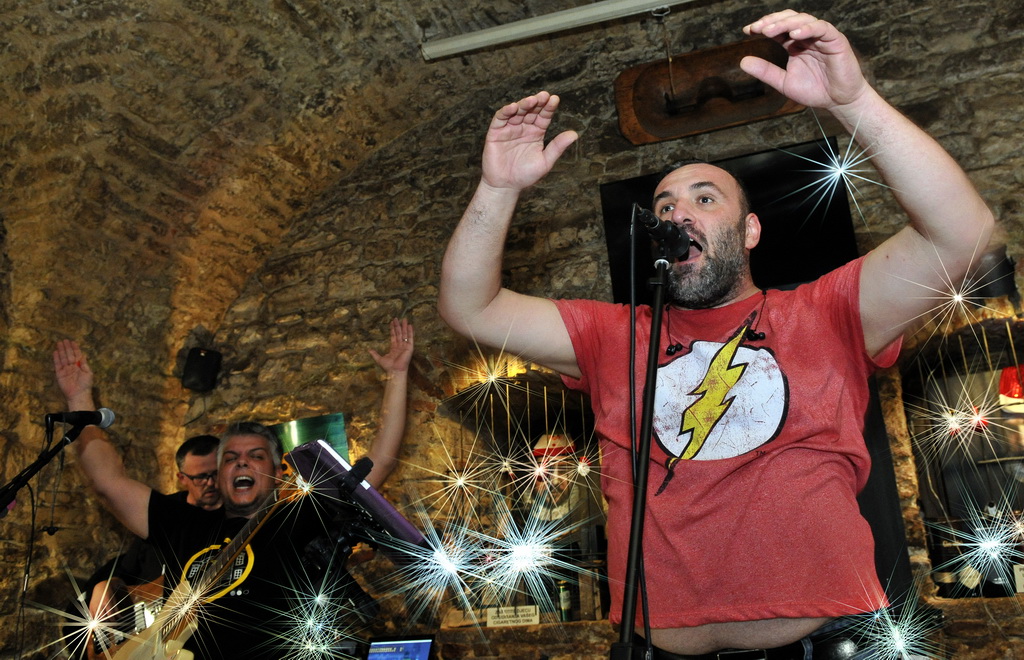 IT’S ONLY ROCK ‘N’ ROLL Band jamIT prodrmao publiku u Medinu škrinji