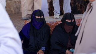 putovanjeumedjuzemljeoman000763