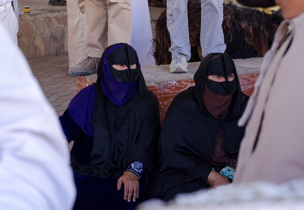 putovanjeumedjuzemljeoman000763