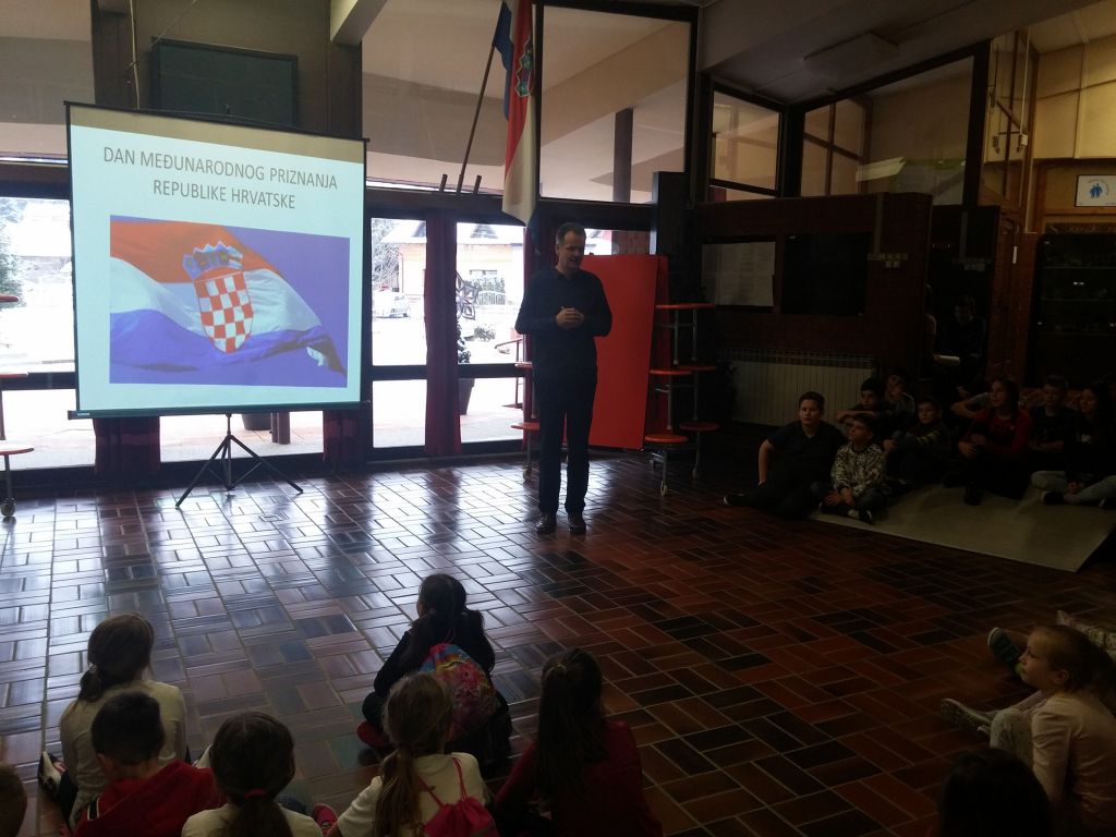 20180115105244246854