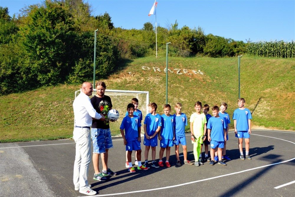 Image 3785835 (auto)