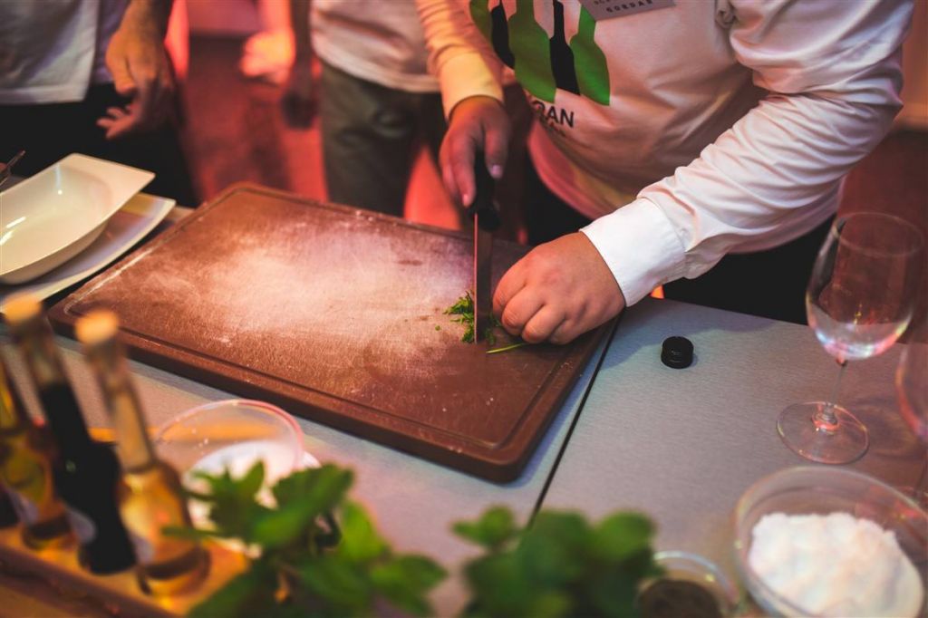 1321722711571977876469885663322