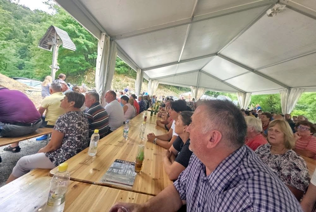 bednja-potkova (5) bednja-potkova (5)