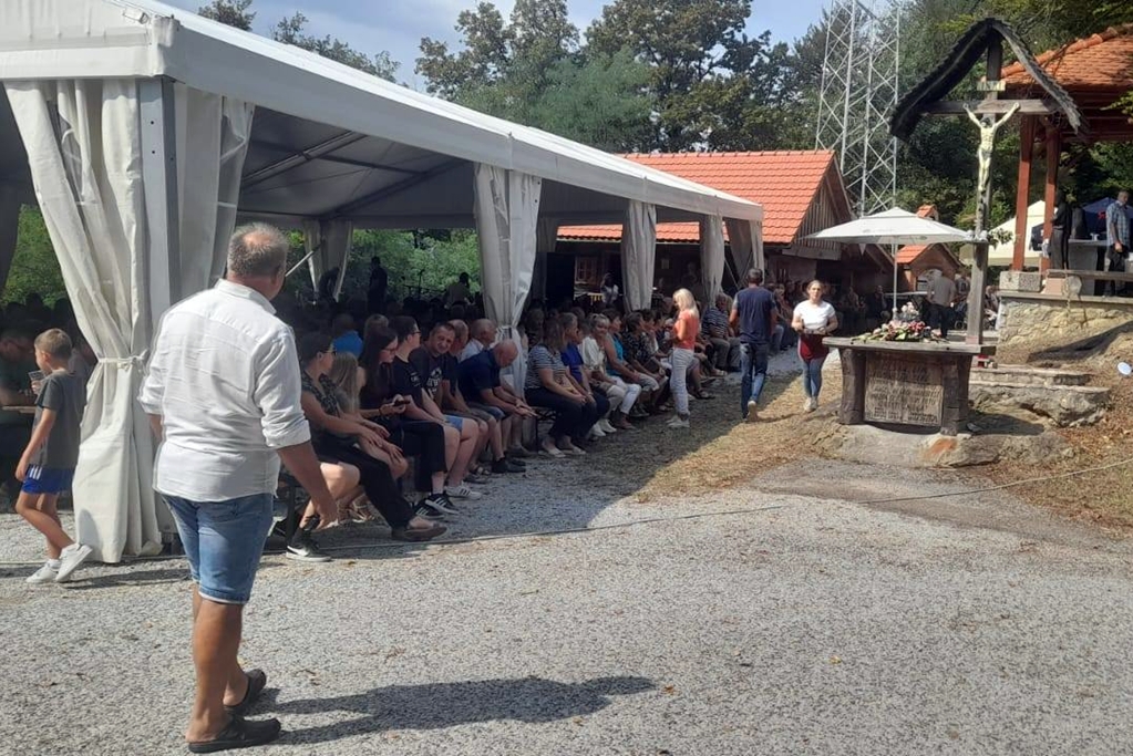 bednja-potkova (6) bednja-potkova (6)