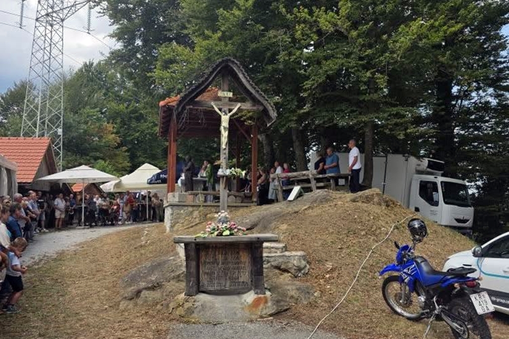 bednja-potkova (8) bednja-potkova (8)