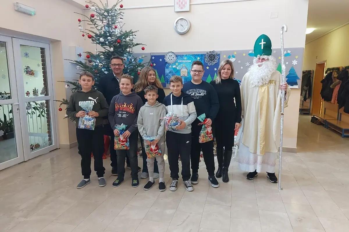 bednja-sveti nikola-darovi (22) bednja-sveti nikola-darovi (22)