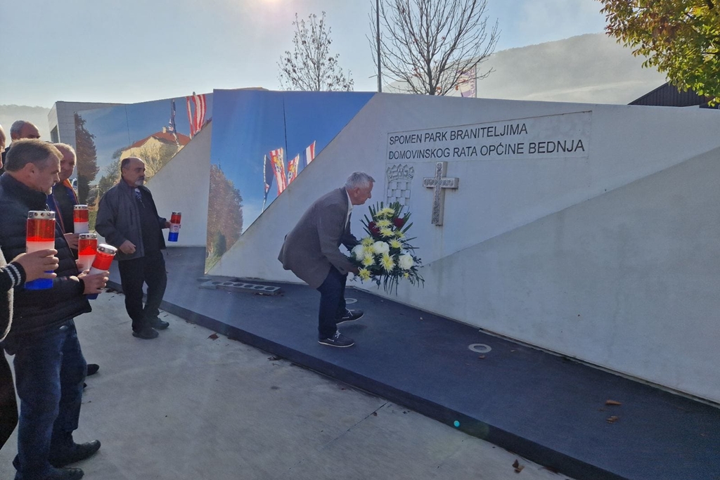 bednja, svi sveti, polaganje vijenaca (1)