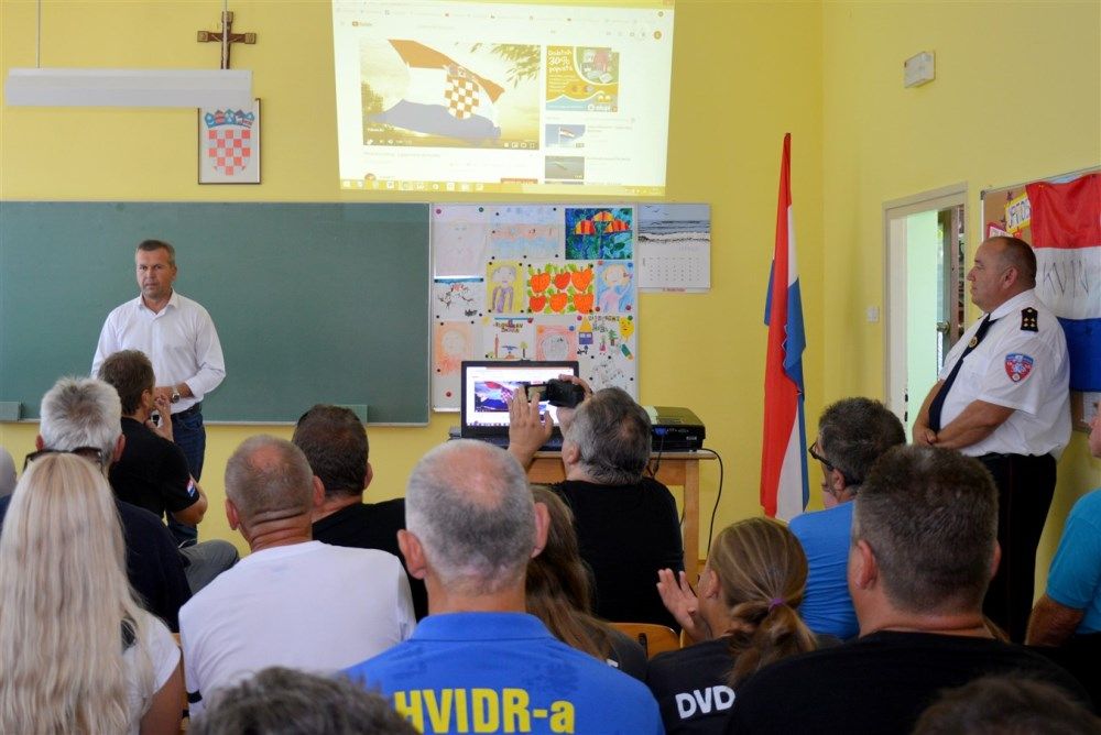 Image 3785815 (auto)