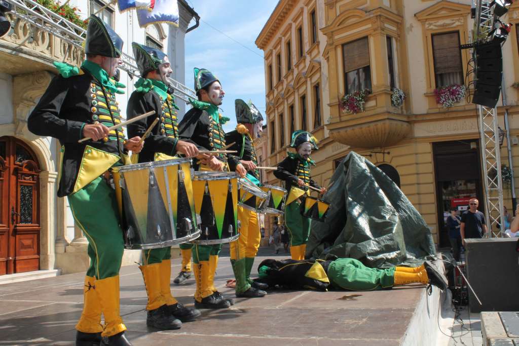 fanfaratranse025156126