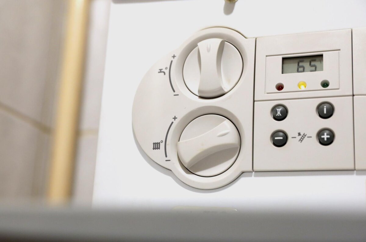 Zagreb: Naglim padom temperature zraka brojni građani upalili su grijanje u svojim domovima