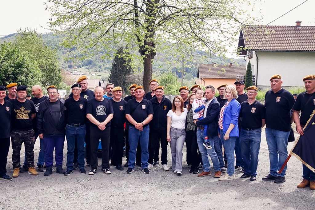 brigadni general Dvekar šetnica (16) brigadni general Dvekar šetnica (16)