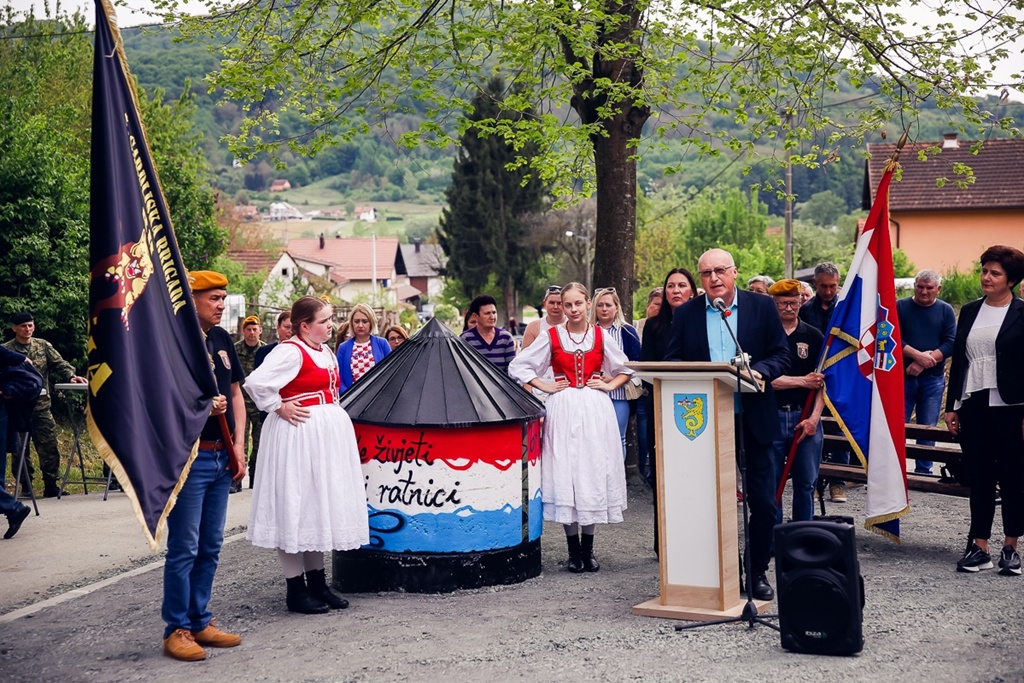 brigadni general Dvekar šetnica (20) brigadni general Dvekar šetnica (20)