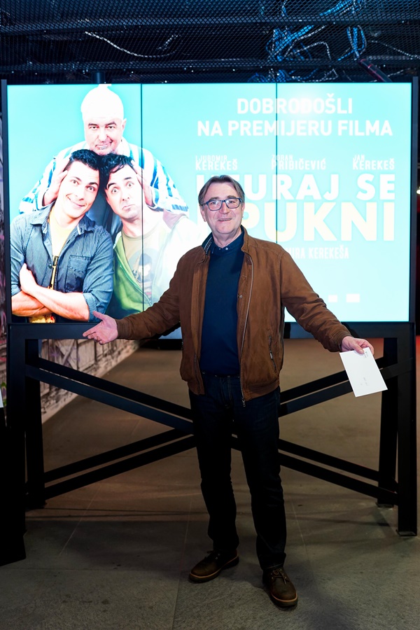Ufuraj se i pukni, premijera Zagreb