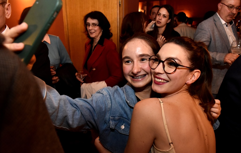 Mačka na vrućem limenom krovu