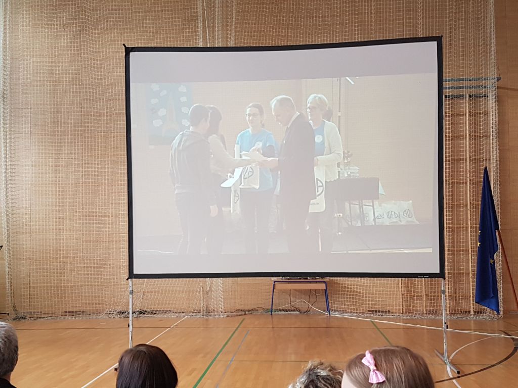 201804051534490344700