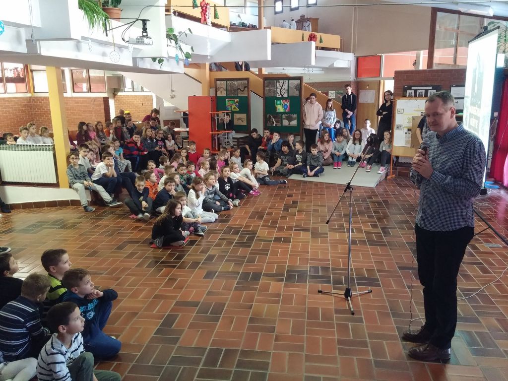 20180126105005413879