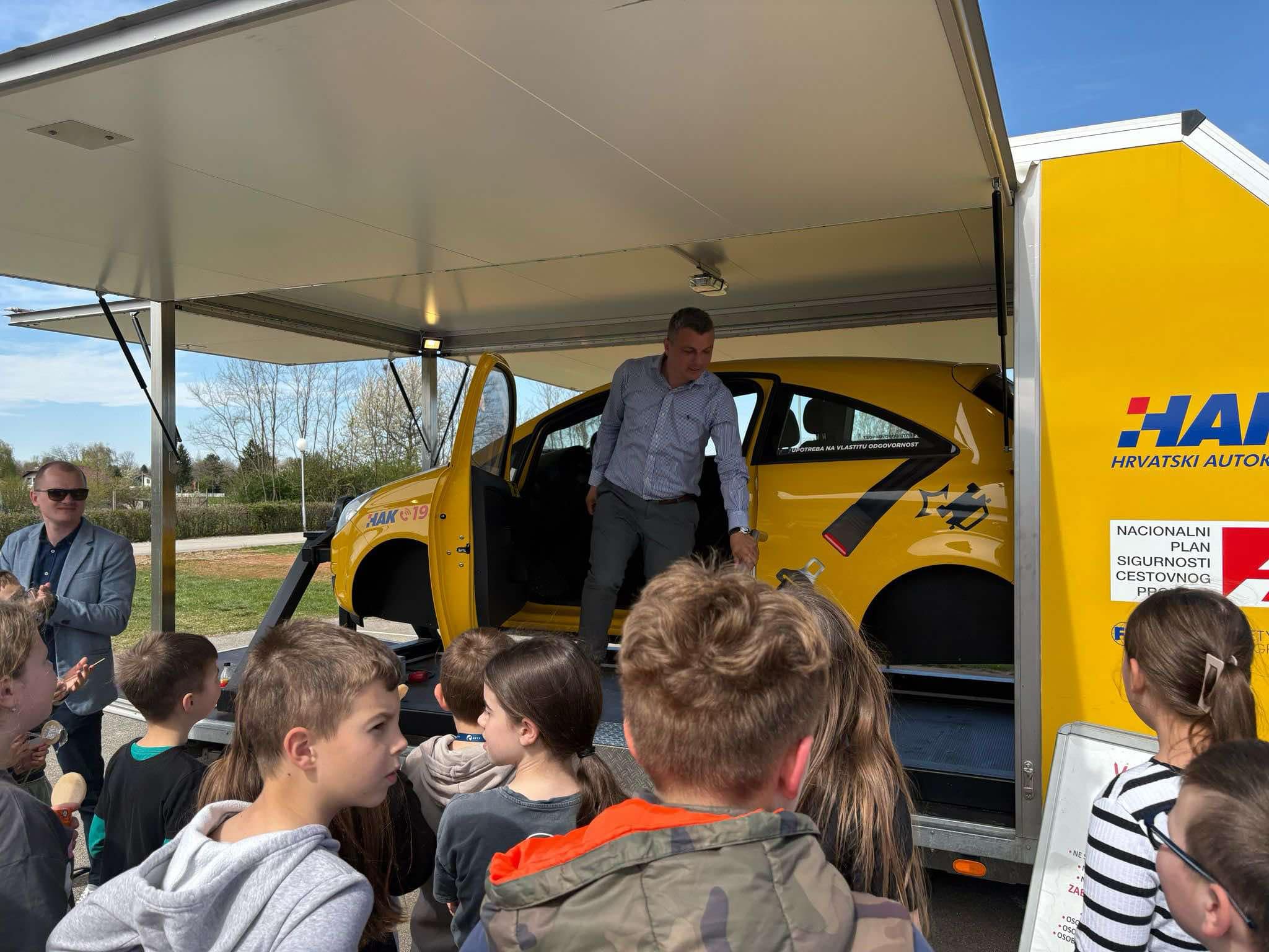 c4b70c3d-a835-4781-8956-3b641085a3d6 c4b70c3d-a835-4781-8956-3b641085a3d6