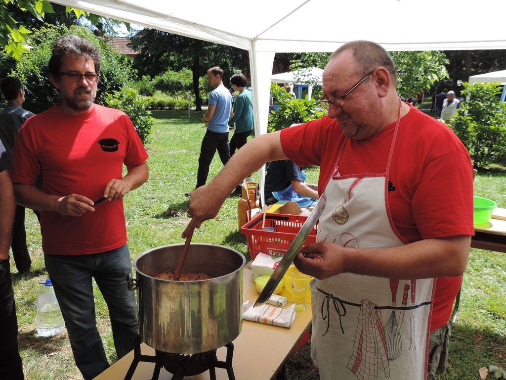 1135711494035646269525325771053