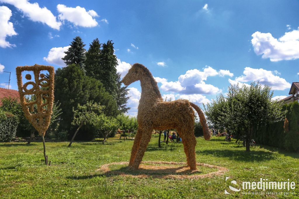 1968636810212312048573307525062