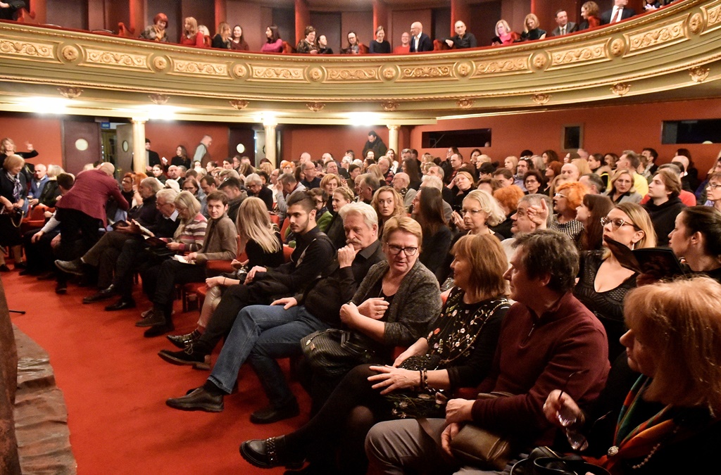 Majka Hrabrost i njezina djeca