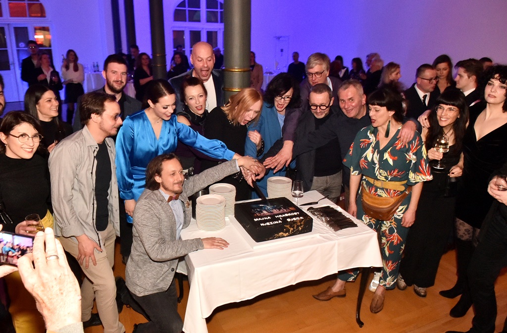 Majka Hrabrost i njezina djeca