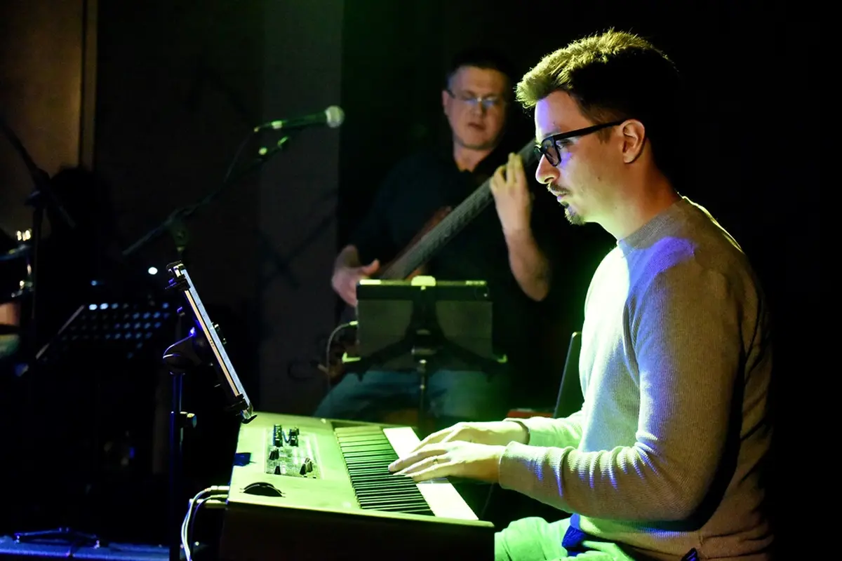 cloud buzz – vzhr 03