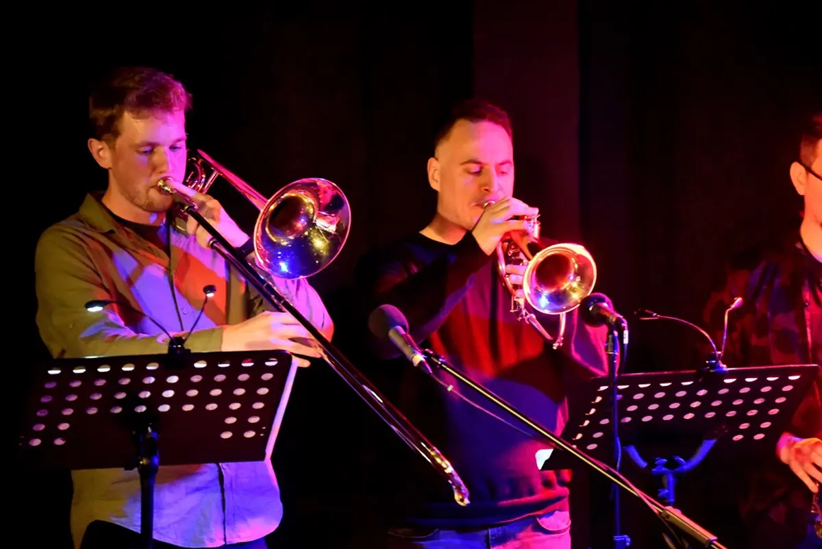 cloud buzz – vzhr 07