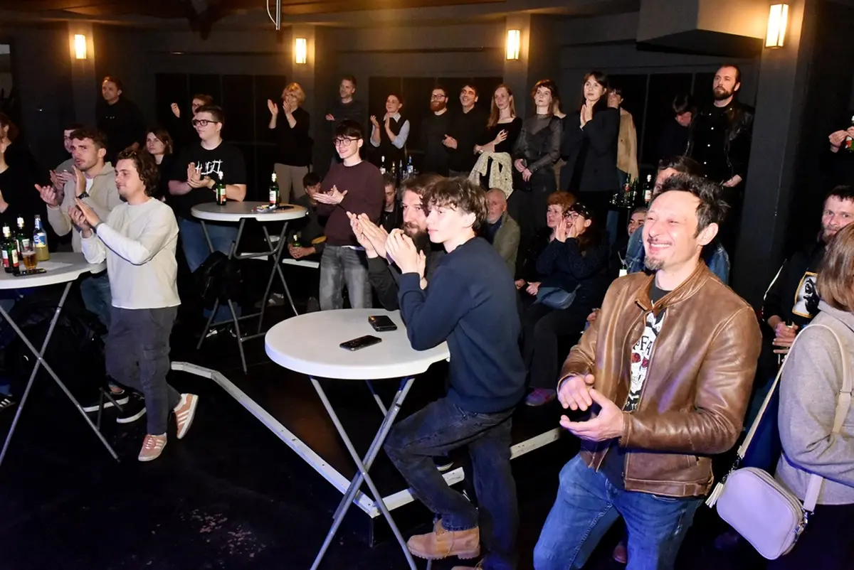 cloud buzz – vzhr 14