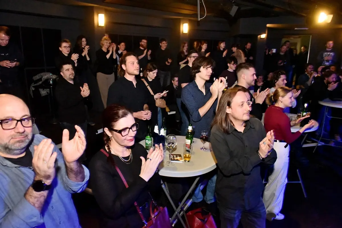 cloud buzz – vzhr 15