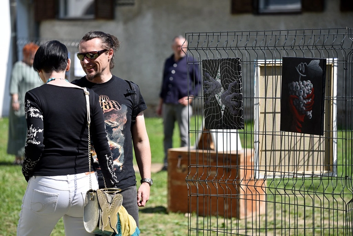 ctrl art izlozba mladi umjetnici – vzhr 09