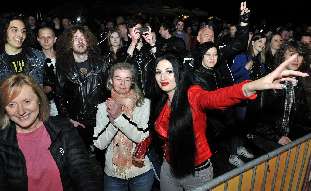 Psihomodo pop na motorijadi u Biškupcu