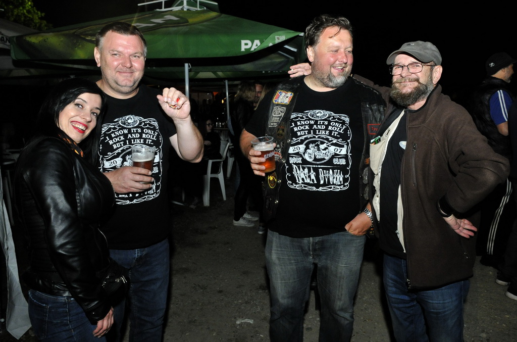 Psihomodo pop na motorijadi u Biškupcu