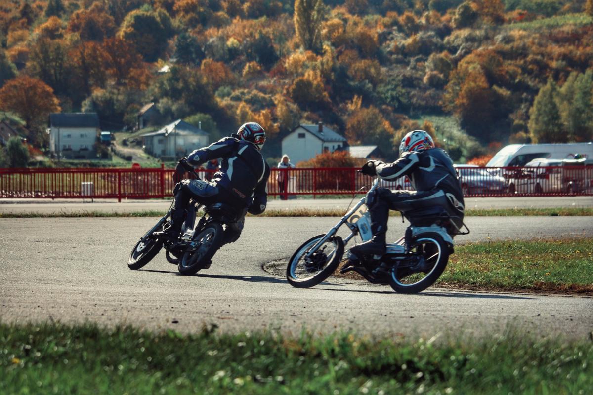 Tomos