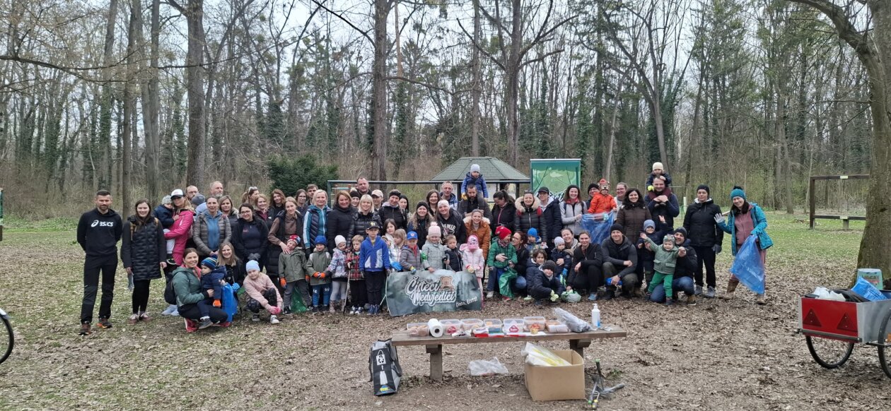 d5e5b1c8-bc3b-4102-b5a5-6641e6140fea d5e5b1c8-bc3b-4102-b5a5-6641e6140fea