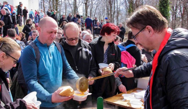 Ravna gora, Uskrsni ponedjeljak