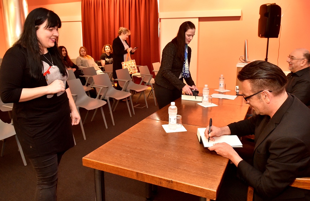 Image 5700103 (auto)