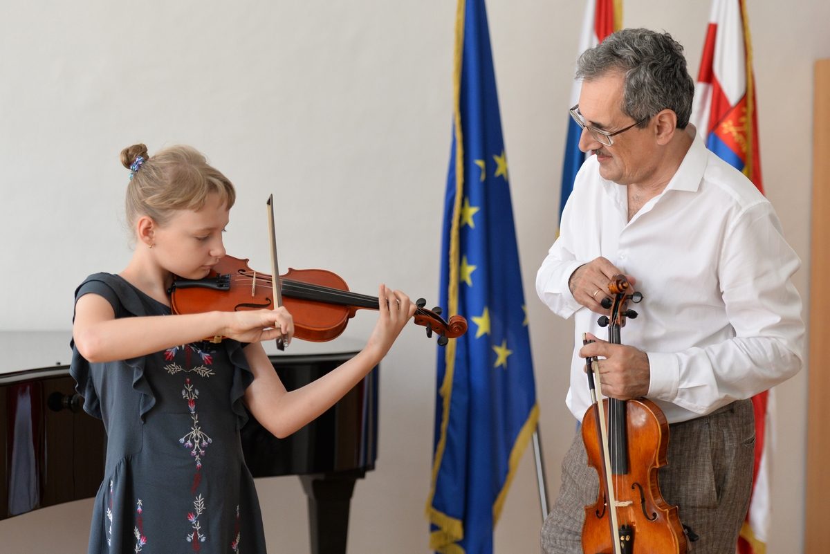 Image 2703963 (auto)