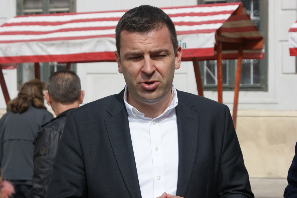 Image 5646889 (auto)