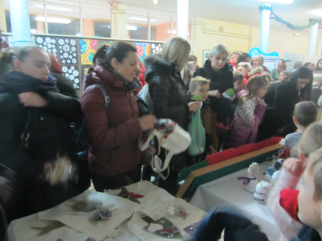 Božićni sajam u V. osnovnoj školi