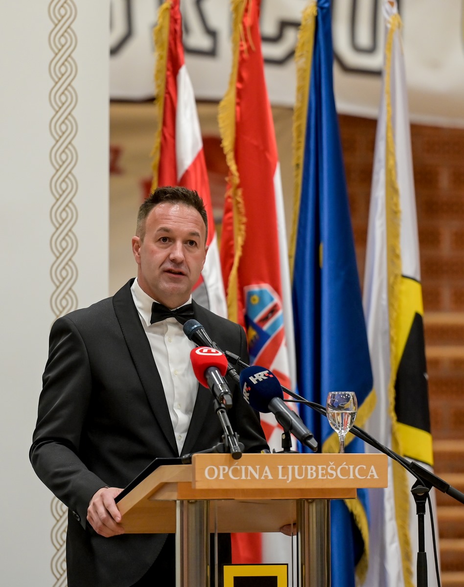 Općina Ljubešćica, Andrej Plenković, Nenad Horvatić