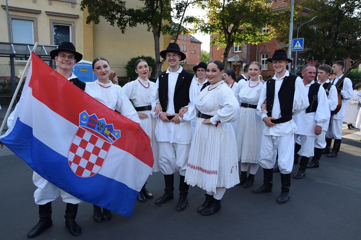 Image 5771851 (auto)