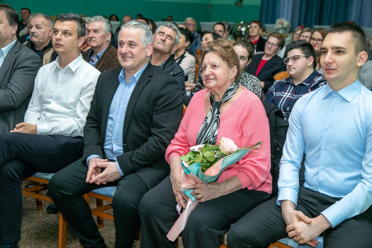 Image 5662603 (auto) Image 5662603 (auto)