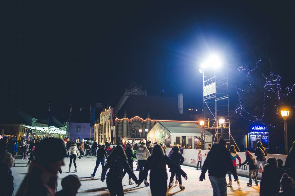 1527208410867219781054826939336