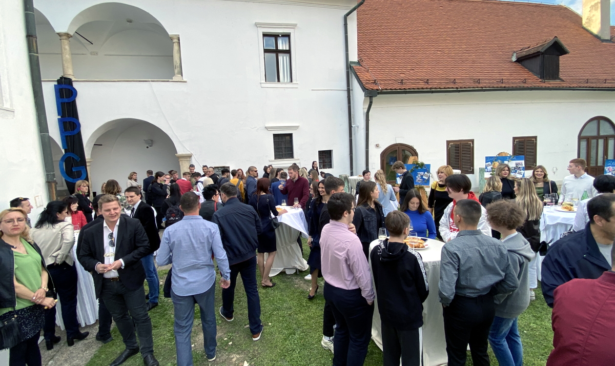 prva privatna gimnazija s pravom javnosti 2