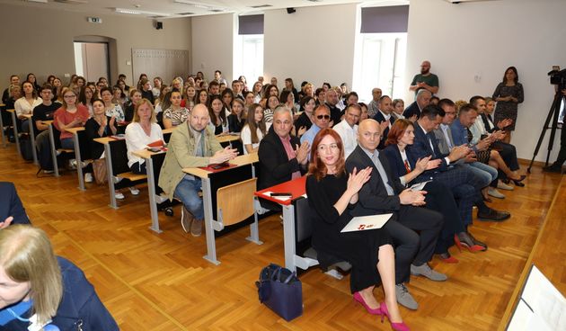 Image 5708079 (auto)